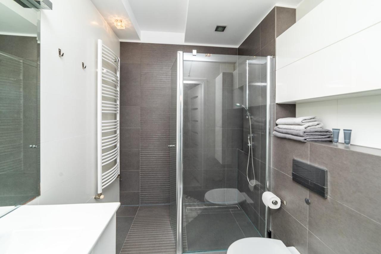 Modern W Albatross Towers Apartment