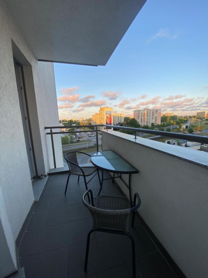 Apartment Modern W Albatross Towers